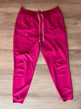 Fabletics Women's High-Rise On-Call Scrub Jogger in Hibiscus Pink, Size 2X/Tall